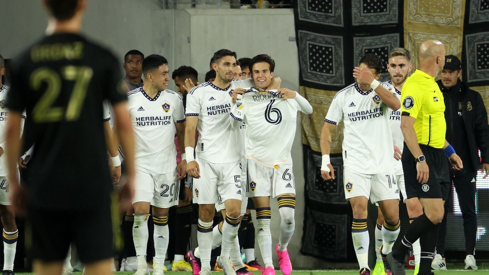 El Trafico Radio 19: LA Galaxy back on track after El Trafico triumph in Open Cup? (El Trafico Radio). Photo by Kiyoshi Mio